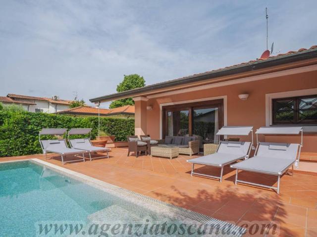 Villa Indipendente in affitto a Vittoria Apuana, Forte Dei Marmi