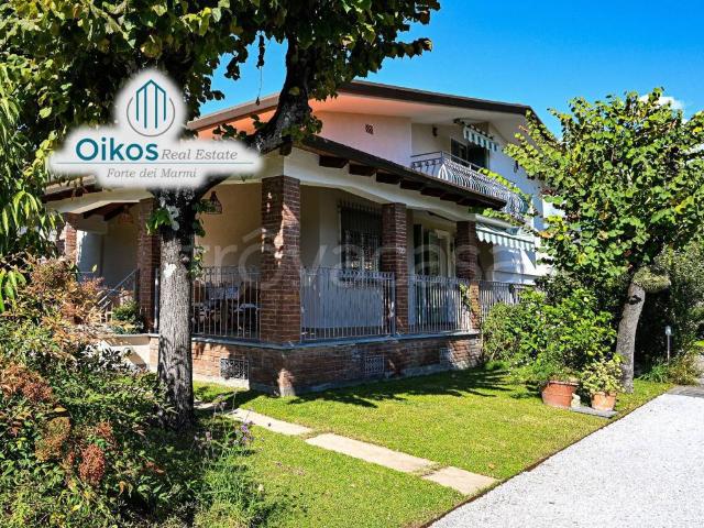 Villa Indipendente in affitto a Roma Imperiale, Forte Dei Marmi