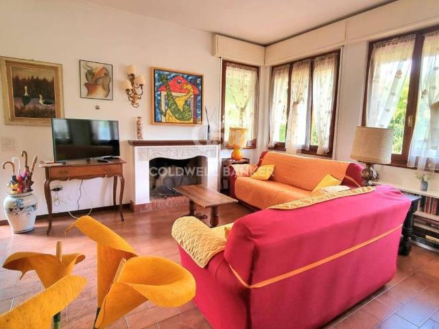 Villa Indipendente in affitto a Carrara, Toscana