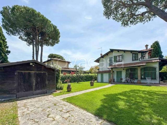 Villa Indipendente in affitto a Caranna, Forte Dei Marmi
