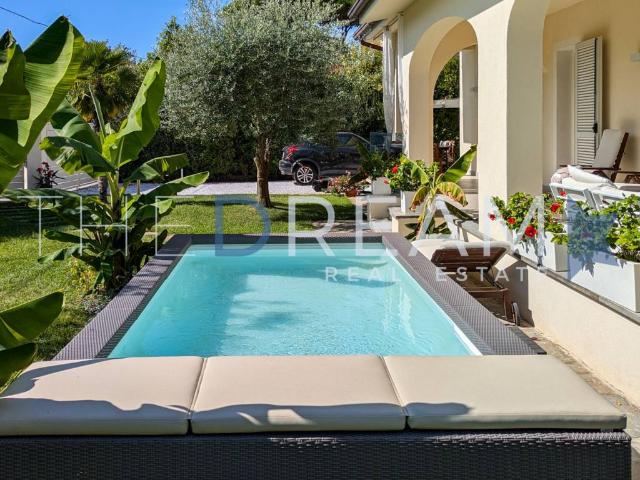 Villa Indipendente in affitto a Vittoria Apuana, Forte Dei Marmi
