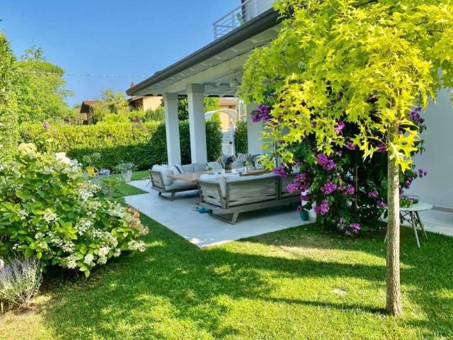 Villa Indipendente in affitto a Vittoria Apuana, Forte Dei Marmi