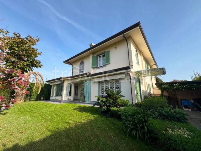 Villa Indipendente in affitto a Buonarroti, Gerenzano