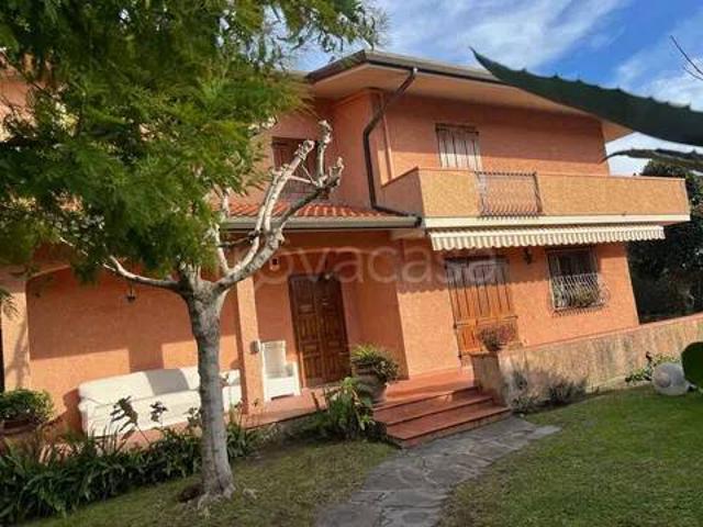 Villa Indipendente in affitto a Sant'Ermete, Vado Ligure