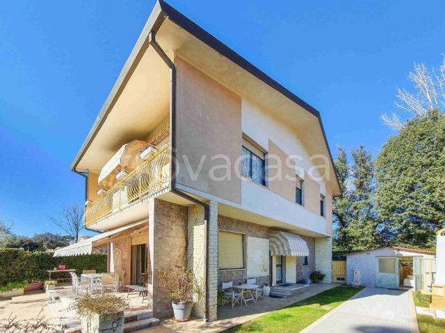 Villa Indipendente in affitto a Campello Sul Clitunno, Umbria