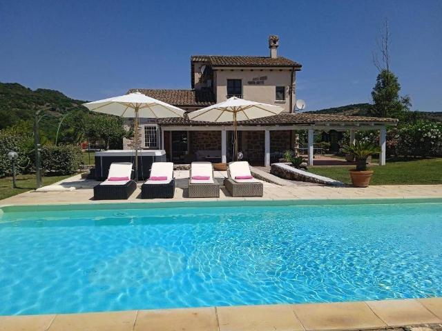 Villa Indipendente in affitto a Frosinone, Lazio