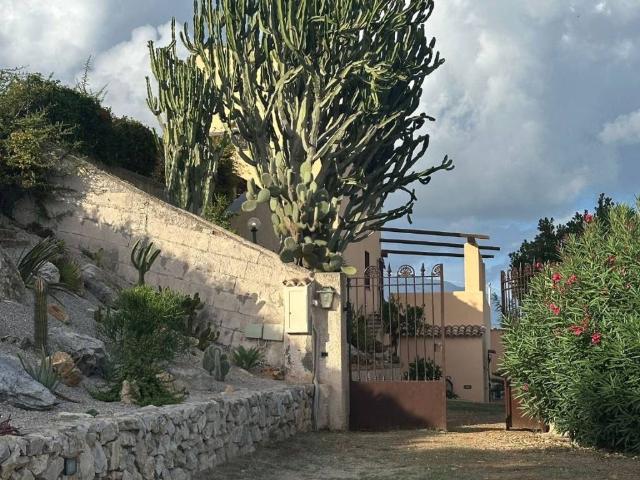 Villa Indipendente in affitto a Gaeta, Lazio