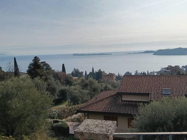 Villa Indipendente in affitto a Comunità Montana Parco Alto Garda bresciano, Gardone Riviera