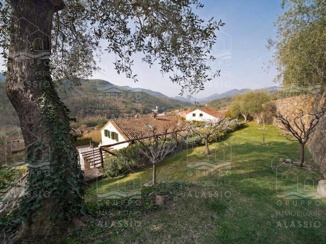 Villa Indipendente in affitto a Garlenda, Liguria