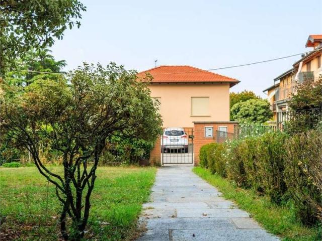 Villa Indipendente in affitto a Comunità Montana Valli del Verbano, Gavirate