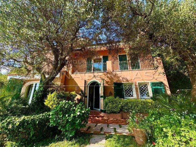 Villa Indipendente in affitto a Vesima, Genova