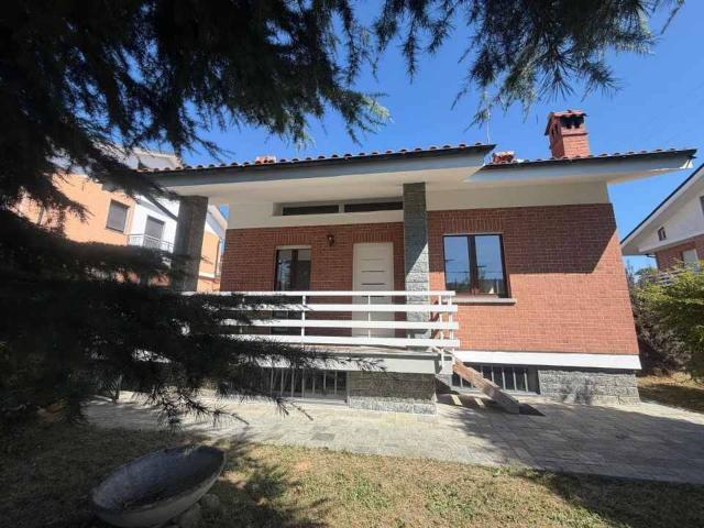 Villa Indipendente in affitto a Piemonte, Torino