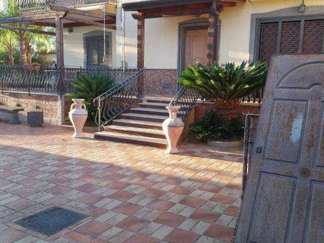 Villa Indipendente in affitto a Giugliano In Campania, Campania
