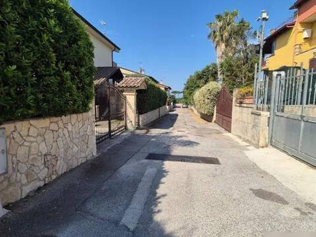 Villa Indipendente in affitto a Giugliano In Campania, Campania