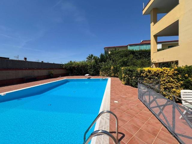 Villa Indipendente in affitto a Giugliano In Campania, Campania