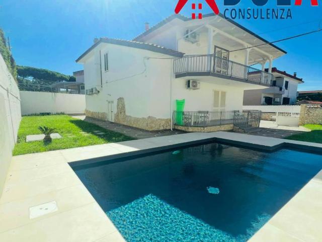 Villa Indipendente in affitto a Giugliano In Campania, Campania