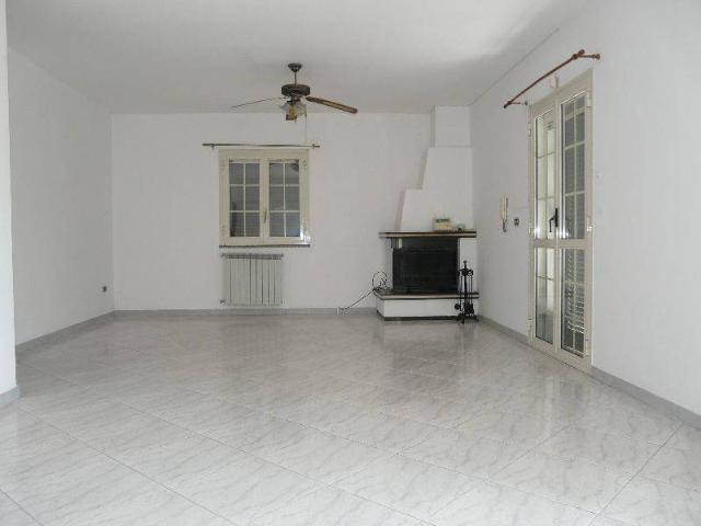Villa Indipendente in affitto a Giugliano In Campania, Campania