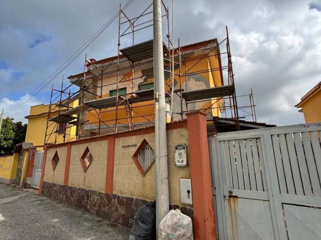 Villa Indipendente in affitto a Giugliano In Campania, Campania