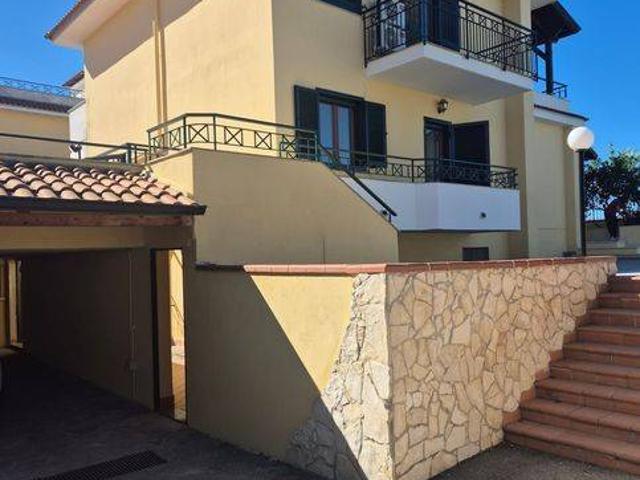 Villa Indipendente in affitto a Colle degli Osci, Giugliano In Campania