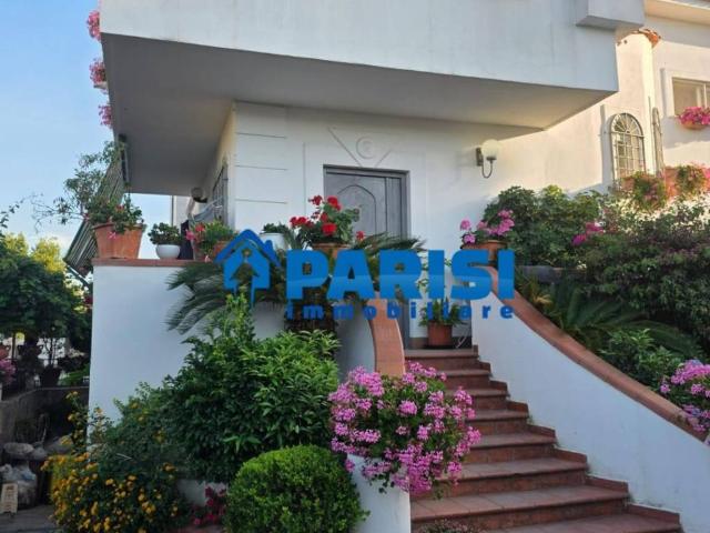 Villa Indipendente in affitto a Giugliano In Campania, Campania