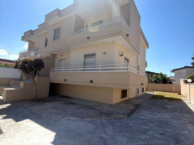 Villa Indipendente in affitto a Giugliano In Campania, Campania
