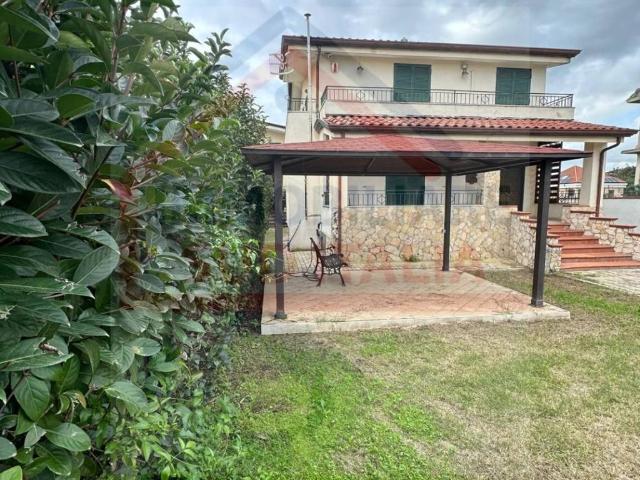 Villa Indipendente in affitto a Scafati, Campania
