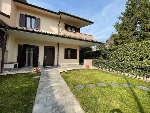 Villa Indipendente in affitto a Gorle, Lombardia