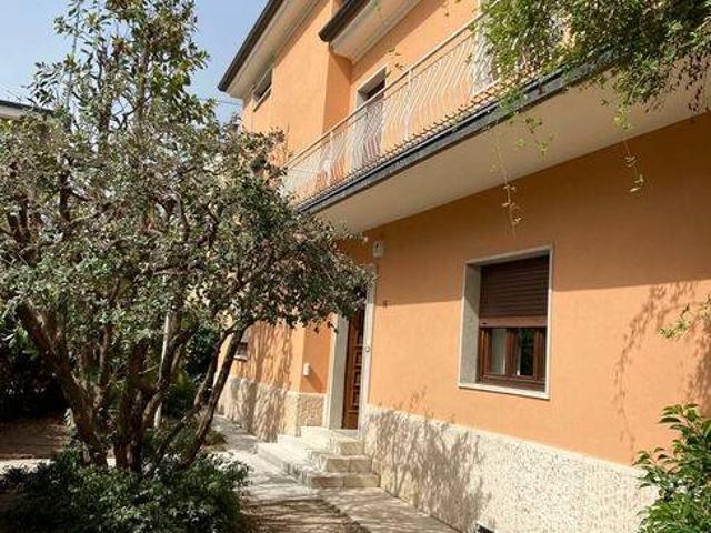 Villa Indipendente in affitto a Grezzana, Veneto