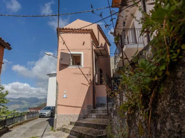 Villa Indipendente in affitto a Calabria, Cosenza
