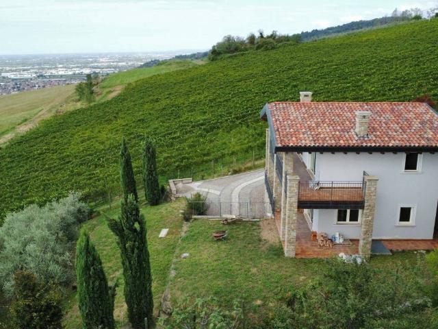 Villa Indipendente in affitto a San Pantaleone, Grumello del Monte