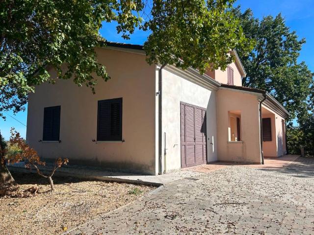 Villa Indipendente in affitto a Goccianello, Imola