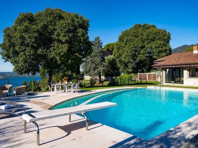 Villa Indipendente in affitto a Comunità montana del Sebino bresciano, Iseo