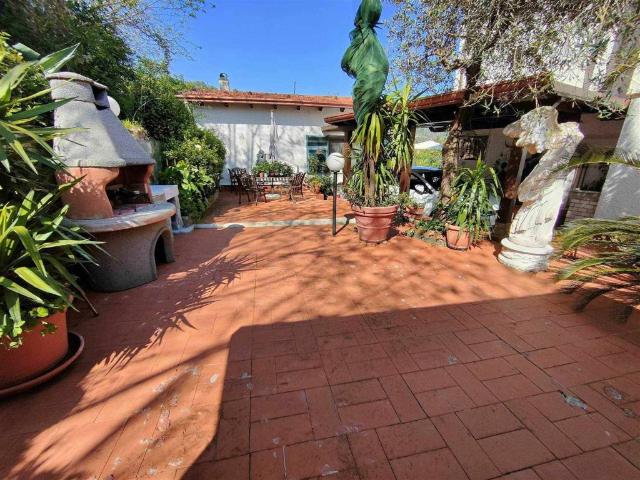 Villa Indipendente in affitto a Foce, La Spezia