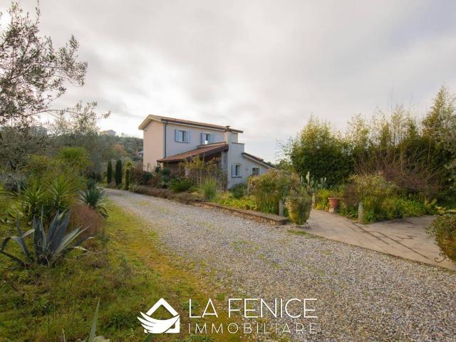 Villa Indipendente in affitto a La Spezia, Liguria