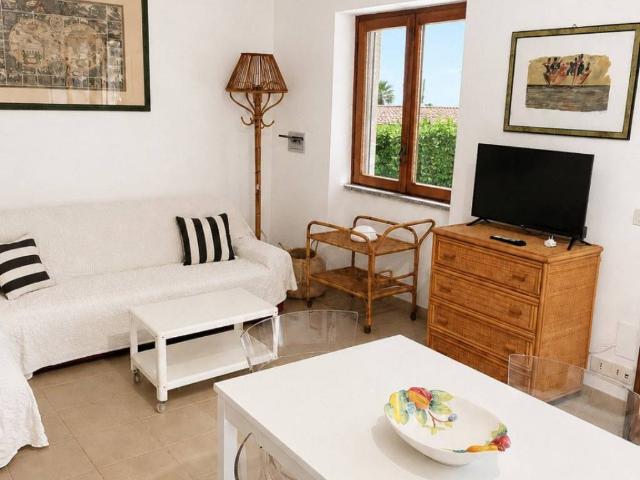 Villa Indipendente in affitto a Marina di San Nicola, Roma Capitale