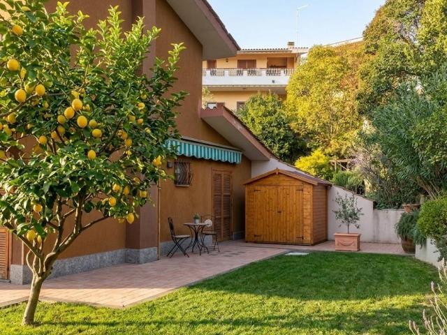 Villa Indipendente in affitto a Marina di San Nicola, Roma Capitale