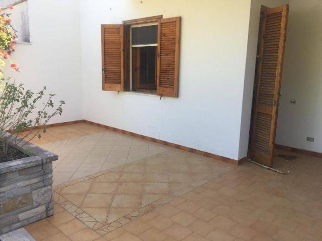 Villa Indipendente in affitto a San Cataldo, Puglia