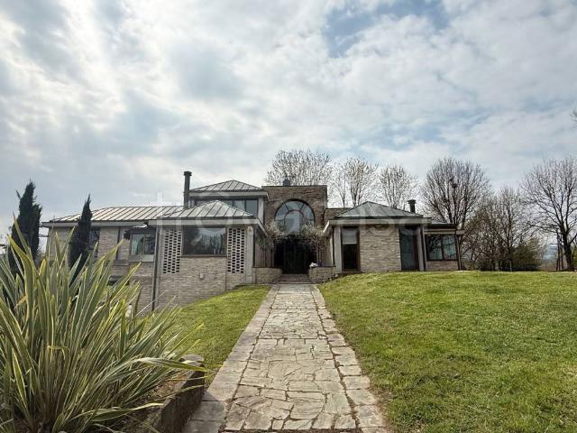 Villa Indipendente in affitto a Lesignano De' Bagni, Reggio Emilia