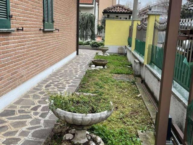 Villa Indipendente in affitto a San Francesco, Limbiate