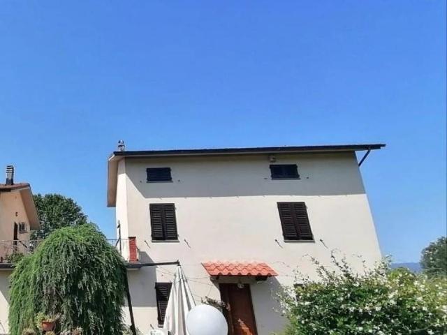 Villa Indipendente in affitto a Sant'Anna, Bagni Di Lucca Ponte