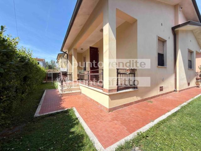 Villa Indipendente in affitto a Nave, Bagni Di Lucca Ponte