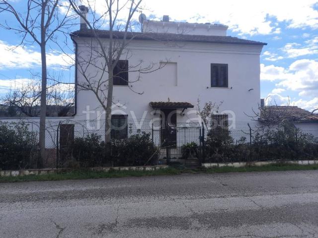 Villa Indipendente in affitto a Marche, Macerata