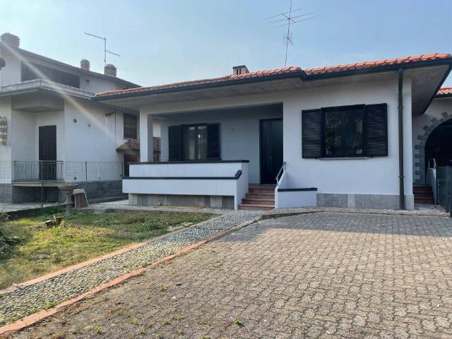 Villa Indipendente in affitto a Madone, Lombardia