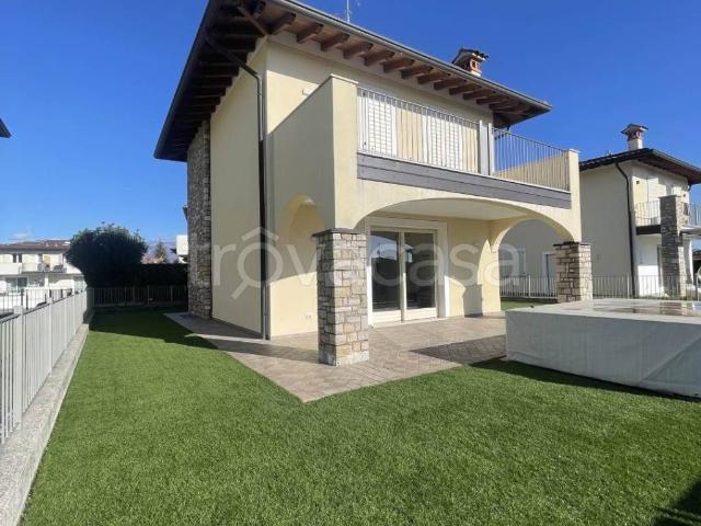 Villa Indipendente in affitto a Gardoncino, Manerba Del Garda