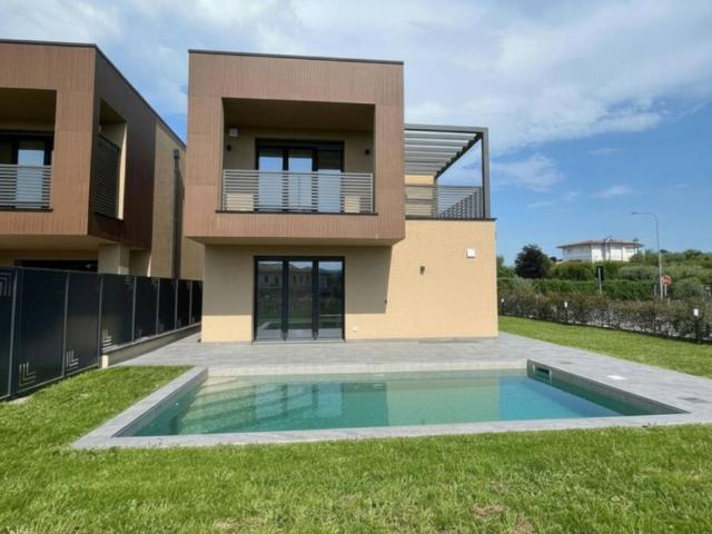 Villa Indipendente in affitto a Pieve Vecchia, Manerba Del Garda