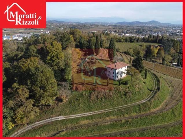 Villa Indipendente in affitto a Manzano, Friuli-Venezia Giulia