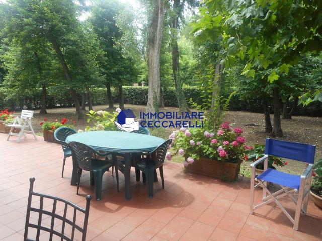 Villa Indipendente in affitto a Marina di Massa, Marina Di Massa