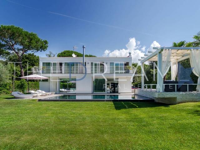 Villa Indipendente in affitto a Poveromo, Marina Di Massa