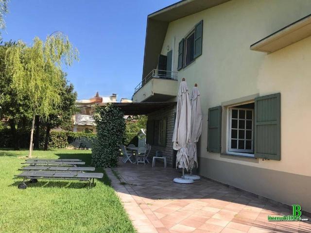 Villa Indipendente in affitto a Poveromo, Marina Di Massa