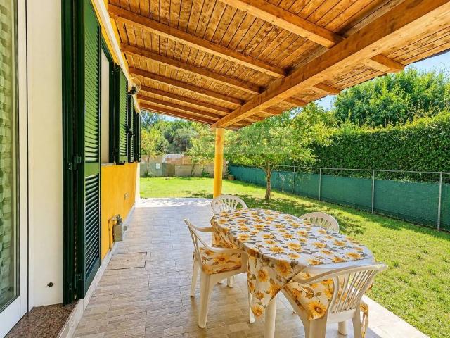 Villa Indipendente in affitto a Poveromo, Marina Di Massa
